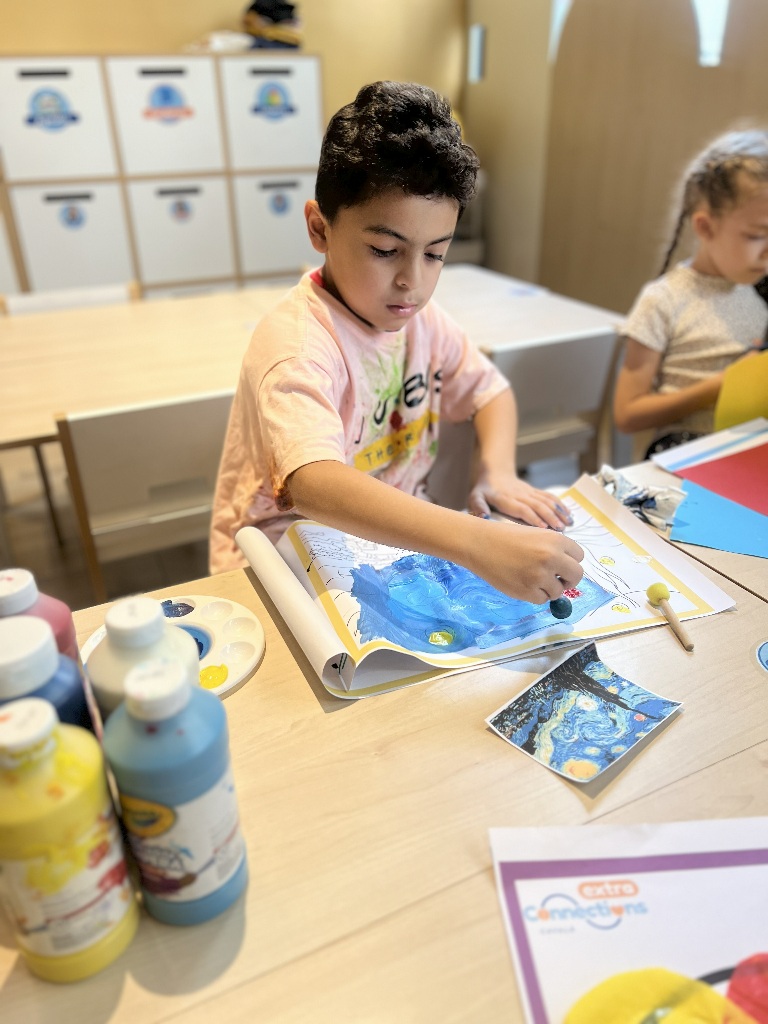 Clases deportivas y de arte para niños de preescolar en Colegio APDE Connections Cayalá