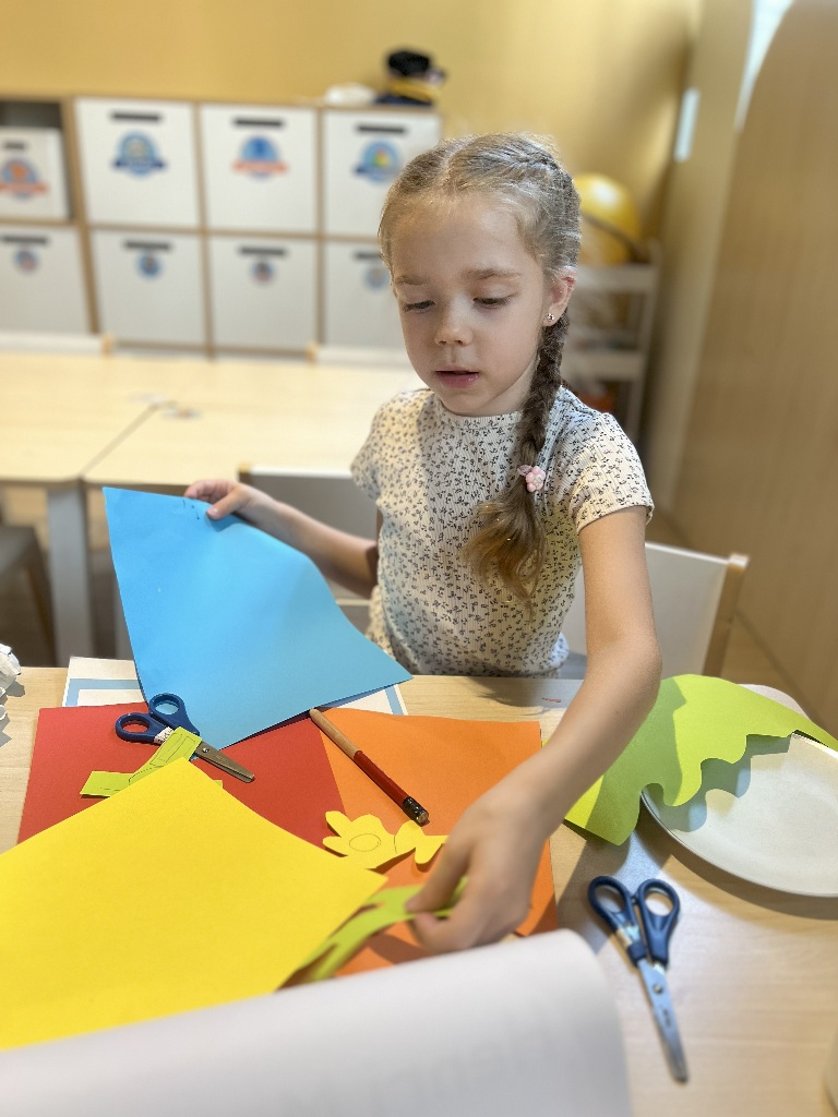 Clases deportivas y de arte para niños de preescolar en Colegio APDE Connections Cayalá